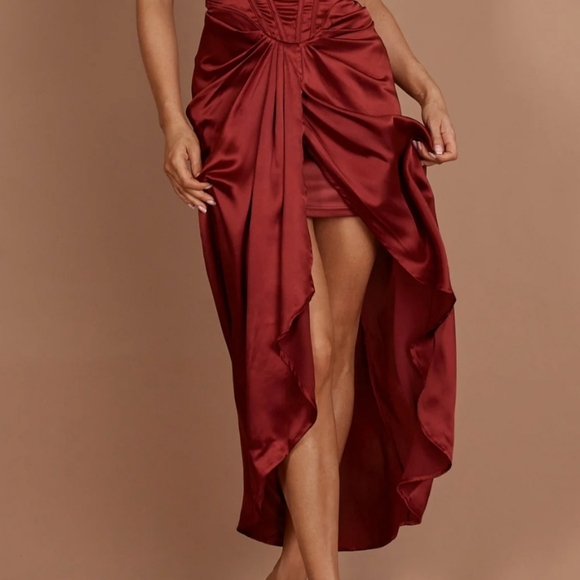 Sold Selfie LeslieMariesa Plunging Neckline Dress Red - Picture 4 of 12